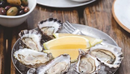 Oysters & Champagne
